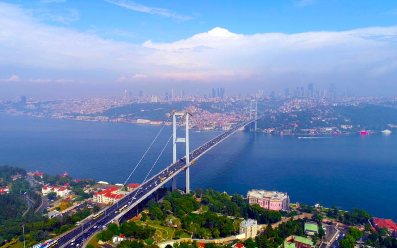 حامی هلدینگ - راهنمای کامل جاذبه های گردشگری استانبول - نمایی از پل استانبول