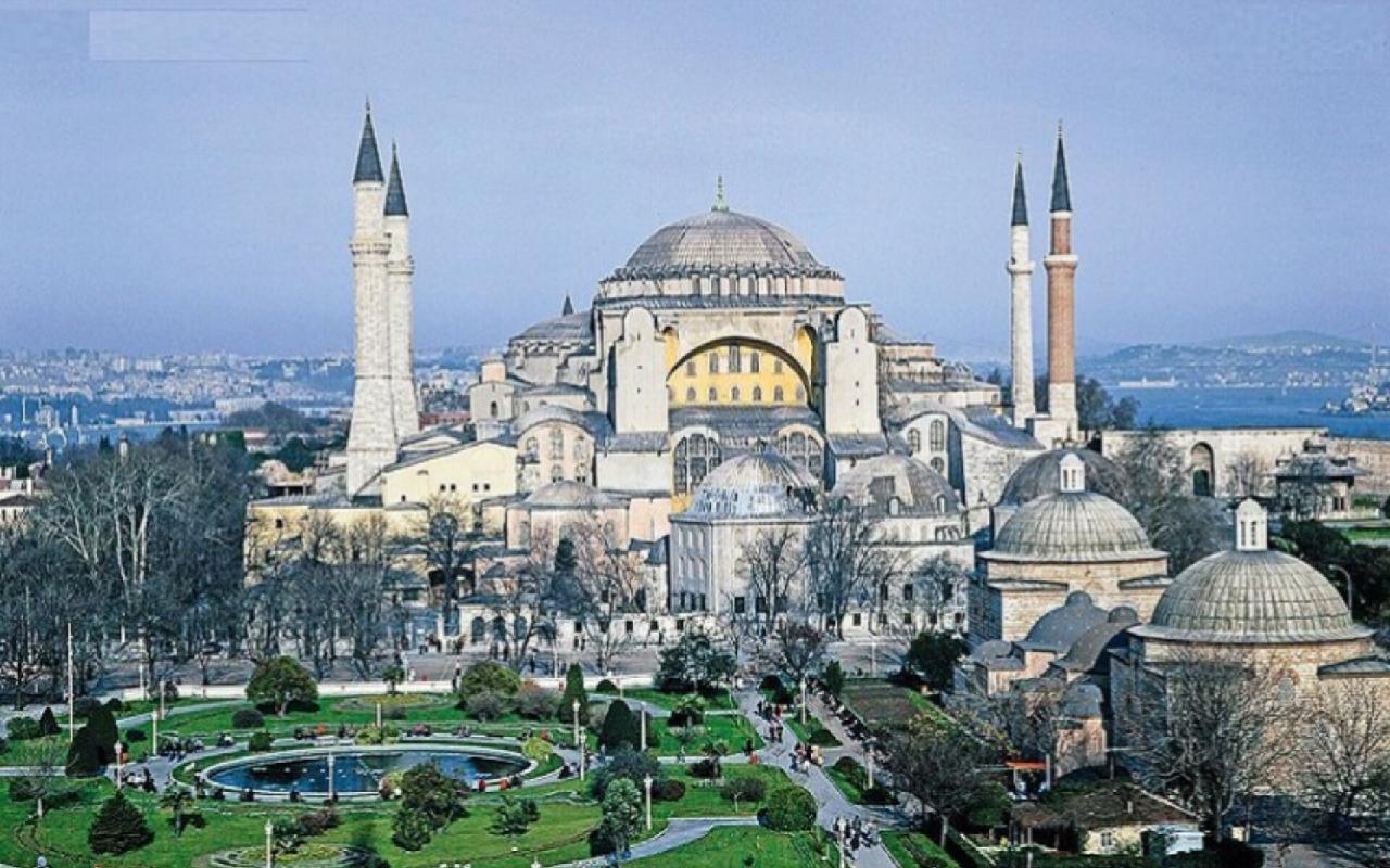 حامی هلدینگ - راهنمای کامل جاذبه های گردشگری استانبول - مسجد ایاصوفیا
