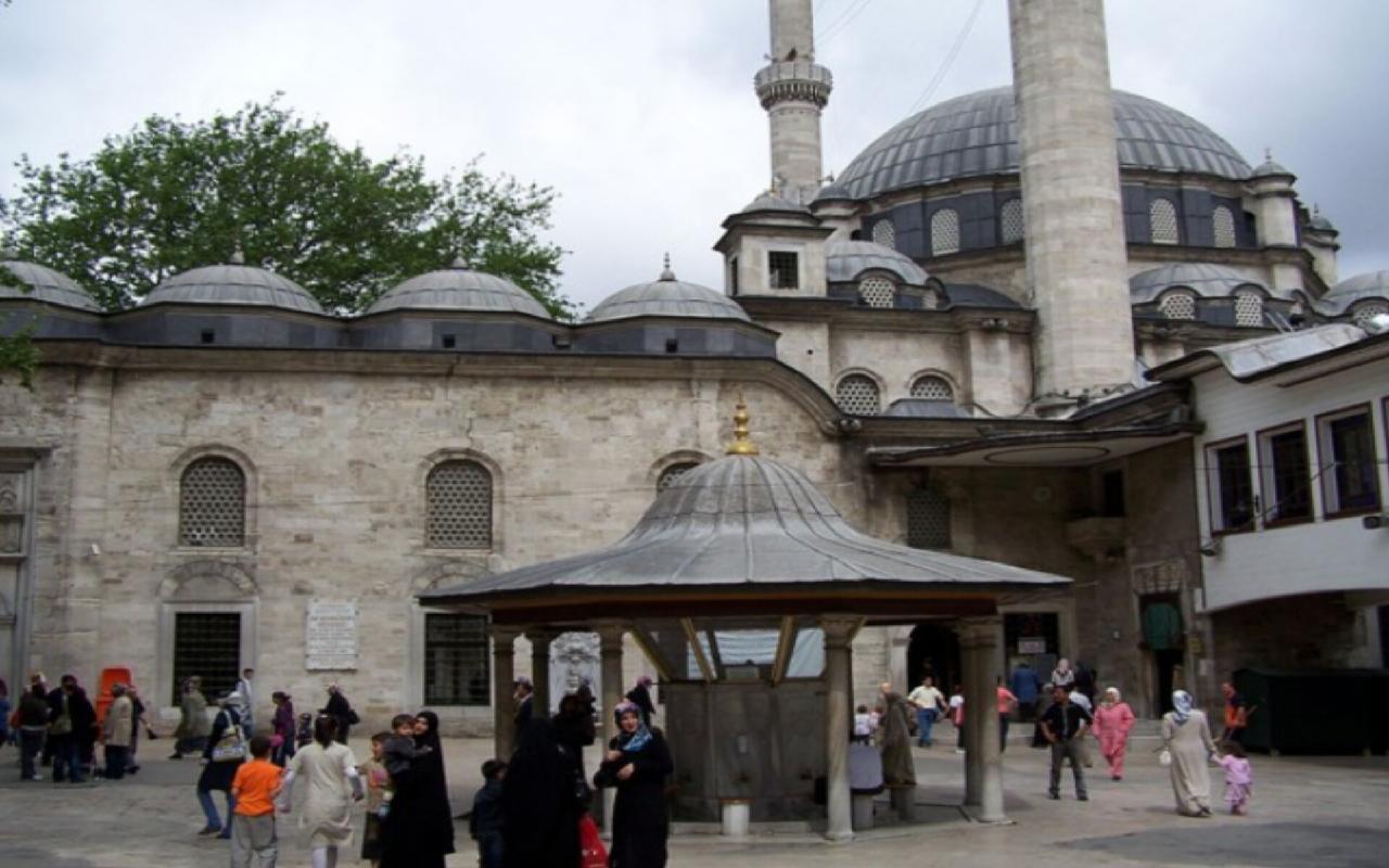 حامی هلدینگ - راهنمای کامل جاذبه های گردشگری استانبول - مسجد آبوا‌یوب(Eyüp Sultan Camii)