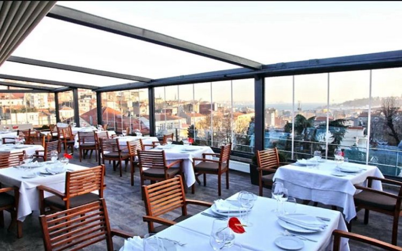 بهترین رستوران ها و کلاب های استانبول - مقالات حامی هلدینگ - رستوران روملی حصاری